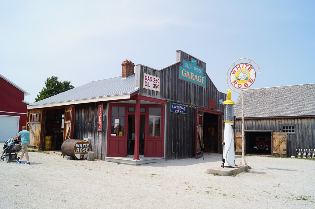 Moreston Heritage Village 