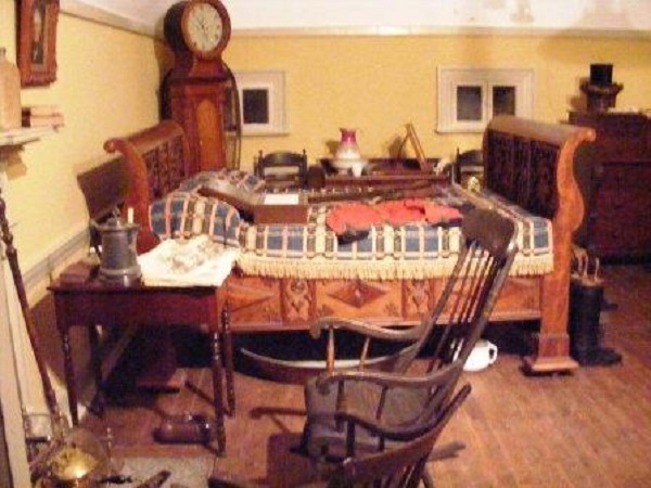 Another officers room