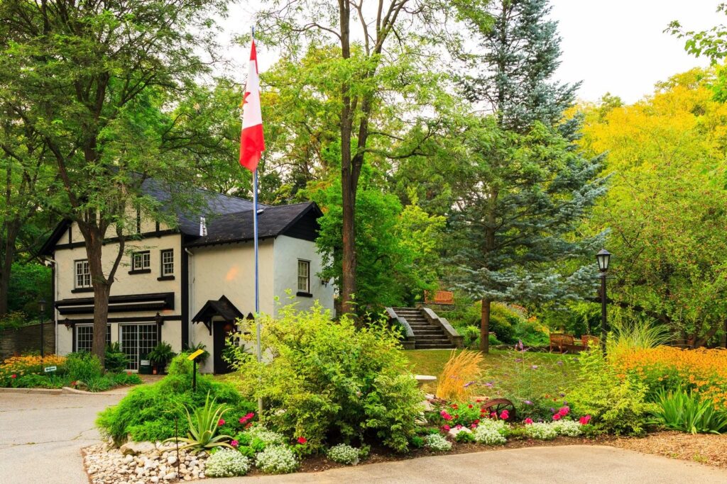 Fieldcote Memorial Park & Museum (Ancaster, Hamilton)