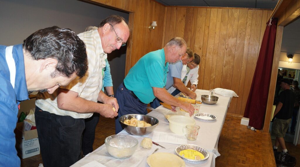 Exploring Ontario Fairs - The Apple Pie Bake Off