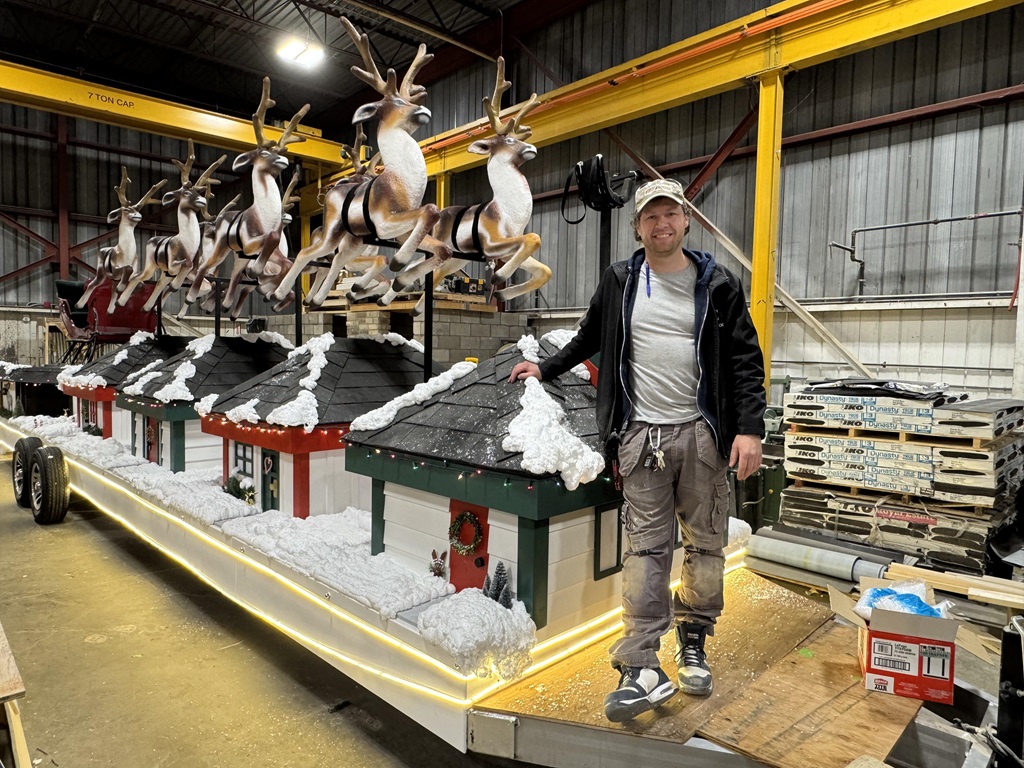 Building a Santa Claus Parade Float - Kitchener